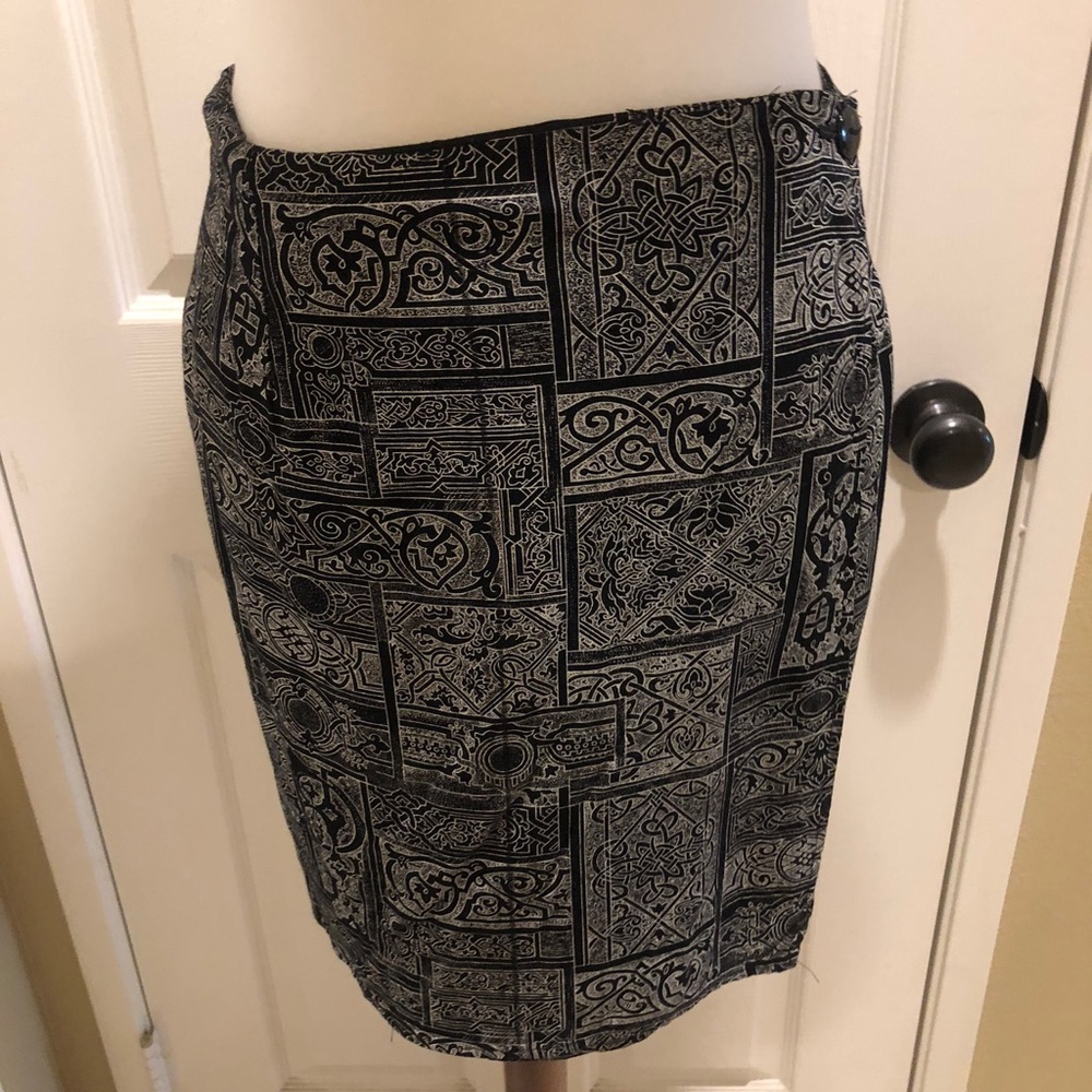 Vintage Kensington Square wrap skirt in EUC - Picture 2 of 7
